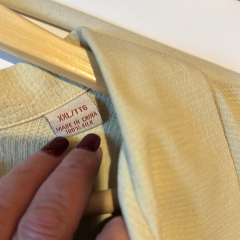 Men’s Tommy Bahama Solid Color Silk Shirt. - Picture 5 of 6